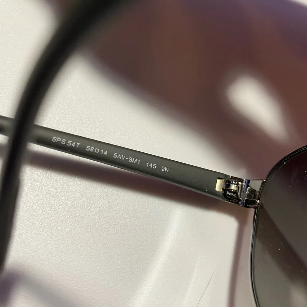Prada euc guc